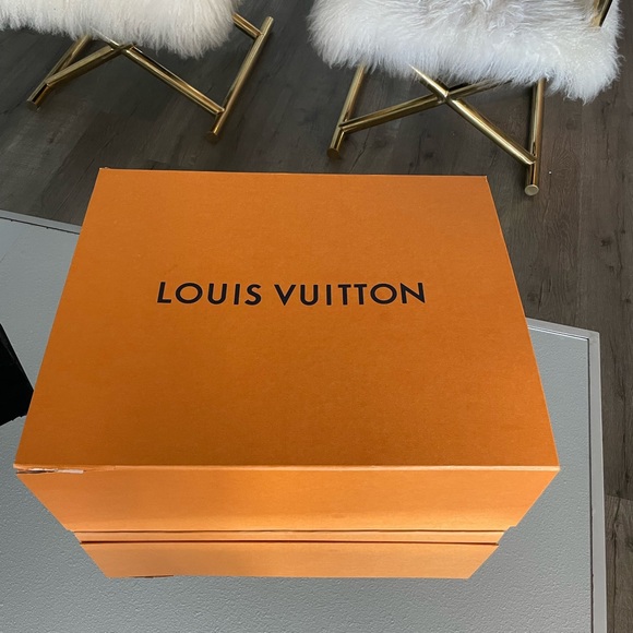 Louis Vuitton weekend bag. Out of stock online and in stores - Picture 7 of 10